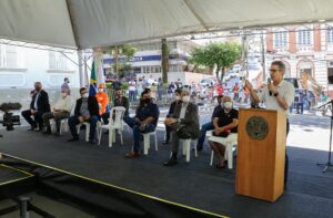 Governador Romeu Zema acompanhou a assinatura do acordo (Foto: Gil Leonardi) 