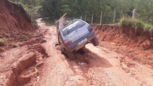 Na zona rural de Carmo da Mata várias estradas estão intransitáveis. (Foto: redes sociais)