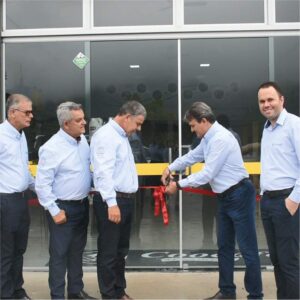 Fernando Cerqueira, presidente da Coocafé, inaugura unidade comercial. (Foto: Divulgação)